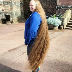 Ruth sets a record with the longest ever hair donation